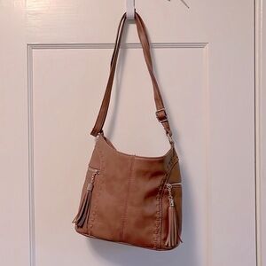 Tasseled cognac/caramel purse with wide zipper top and adjustable strap 💖